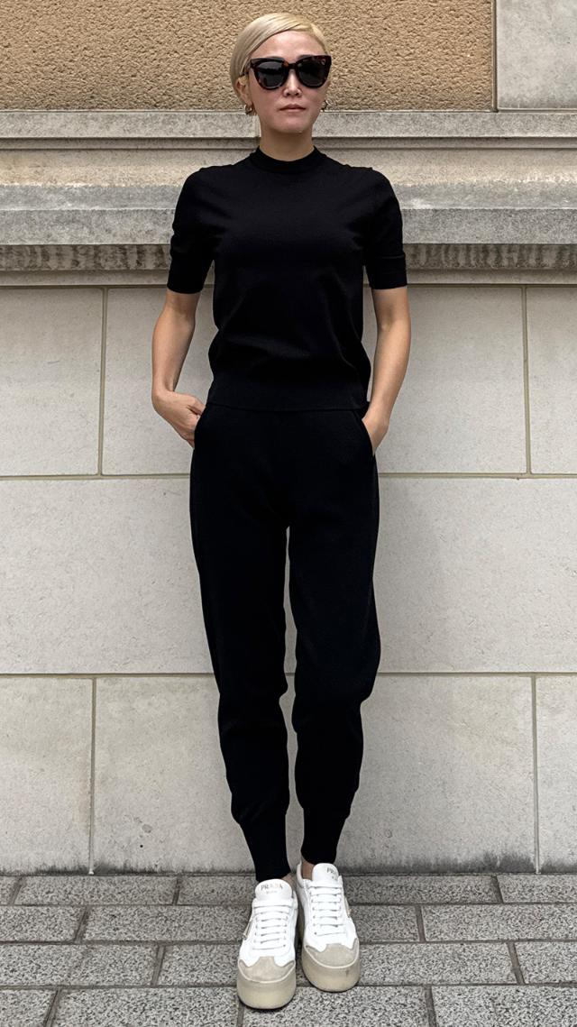 美脚シャリ感ニットパンツ