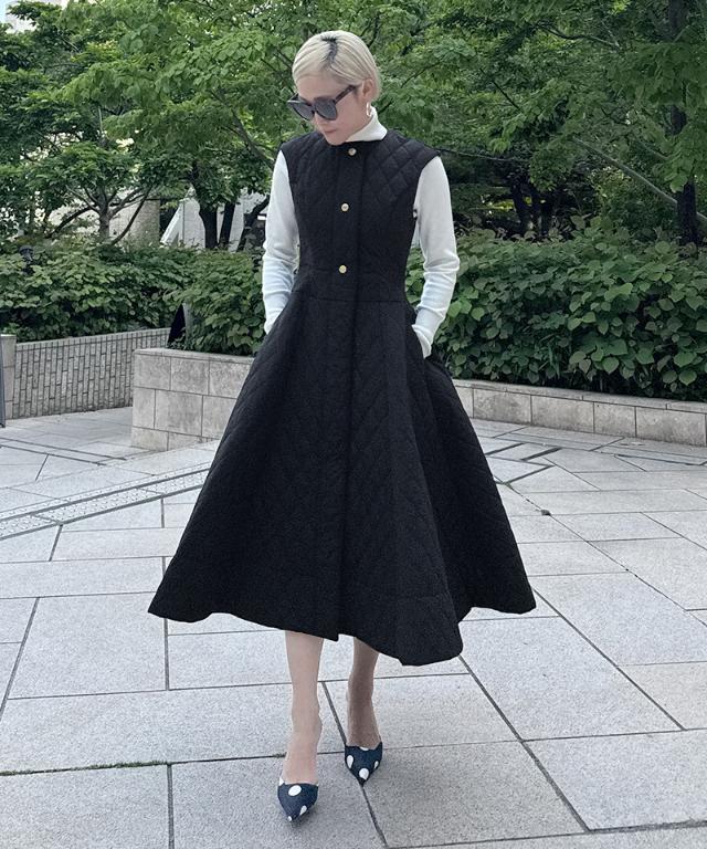 ２WAY機能綿キルティングジレワンピース_sty25aw-op22