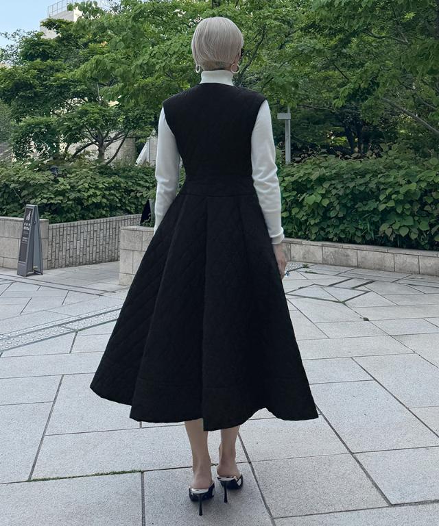 ２WAY機能綿キルティングジレワンピース_sty25aw-op22