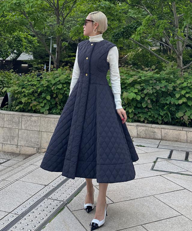 ２WAY機能綿キルティングジレワンピース_sty25aw-op22
