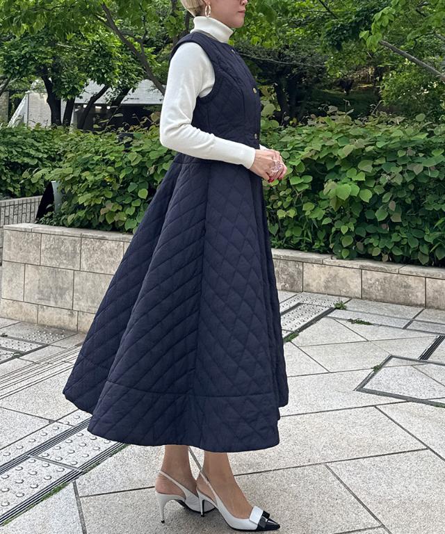 ２WAY機能綿キルティングジレワンピース_sty25aw-op22