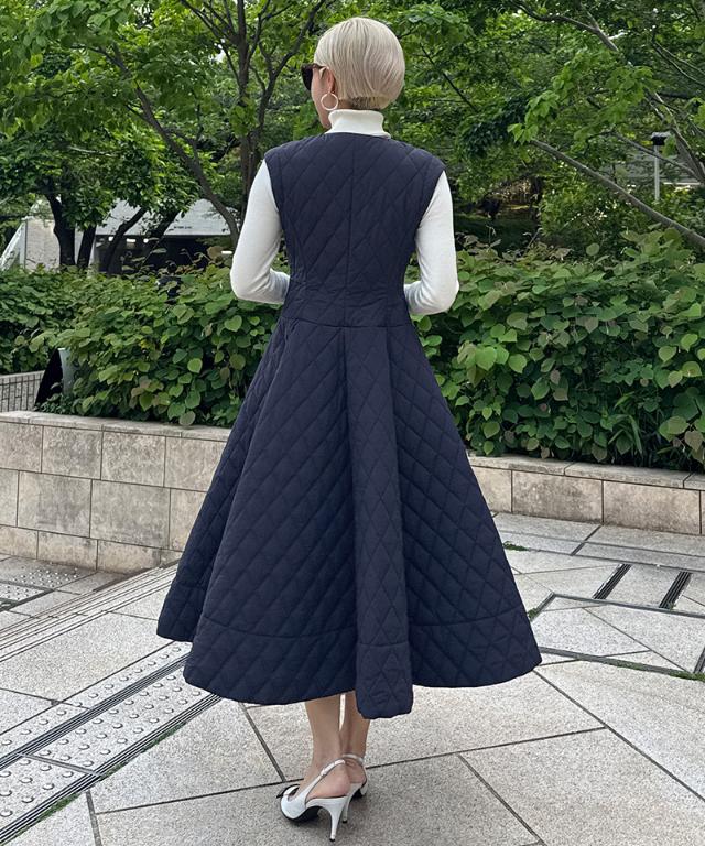 ２WAY機能綿キルティングジレワンピース_sty25aw-op22