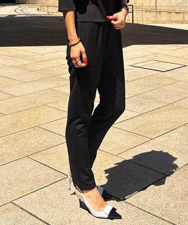 美脚ジョガーパンツ（吸湿発熱生地）_sty25aw-pt56