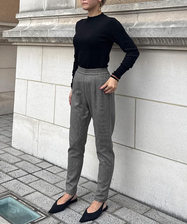 美脚ジョガーパンツ（吸湿発熱生地）_sty25aw-pt56