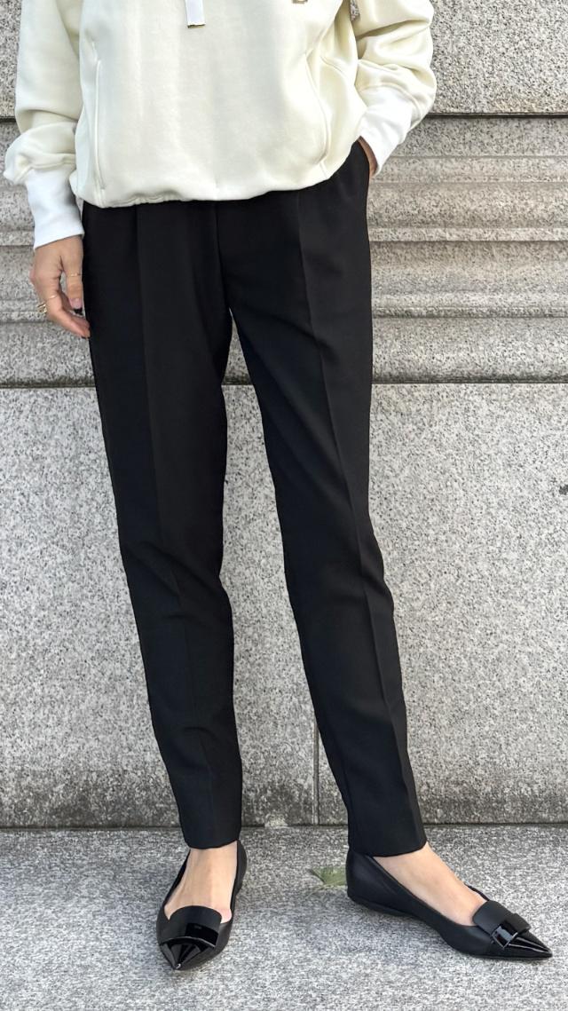 美脚裏起スラックス（吸湿発熱）