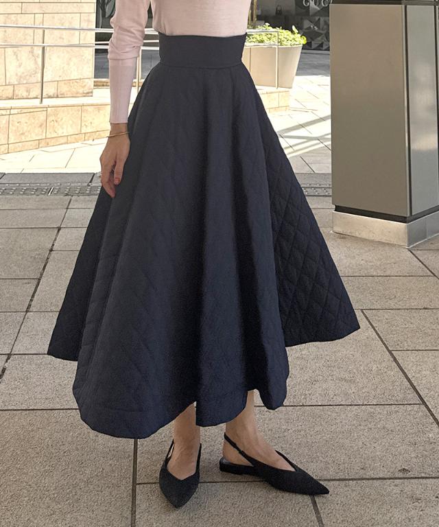 機能中綿キルティングスカート_sty25aw-sk38