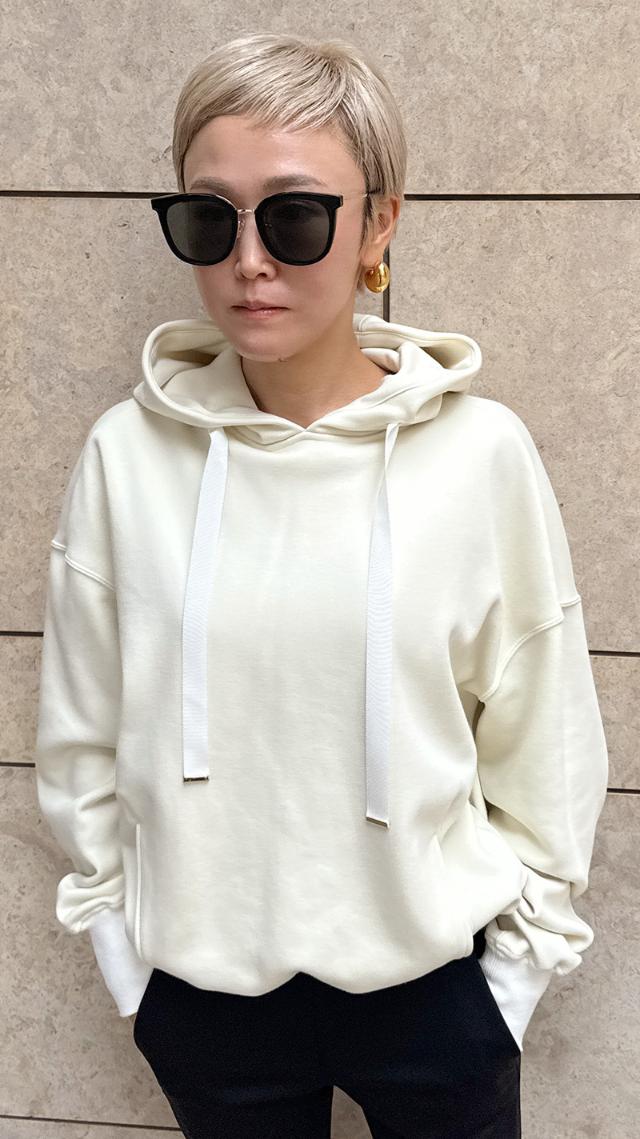 日本製裏起毛フーディー（保温性機能生地）