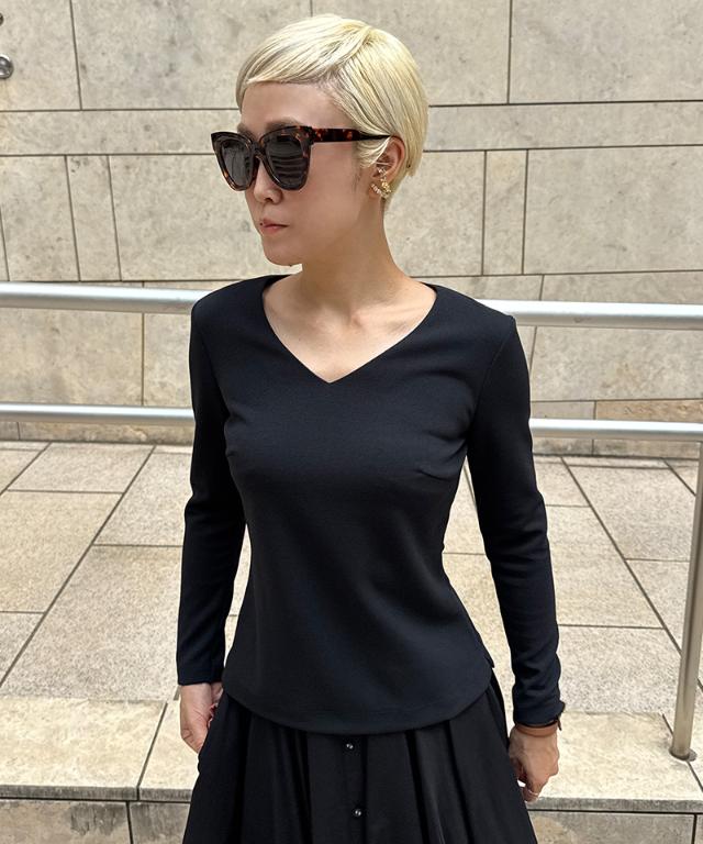 日本製美バストラインVネックカットソー_sty25aw-tp55