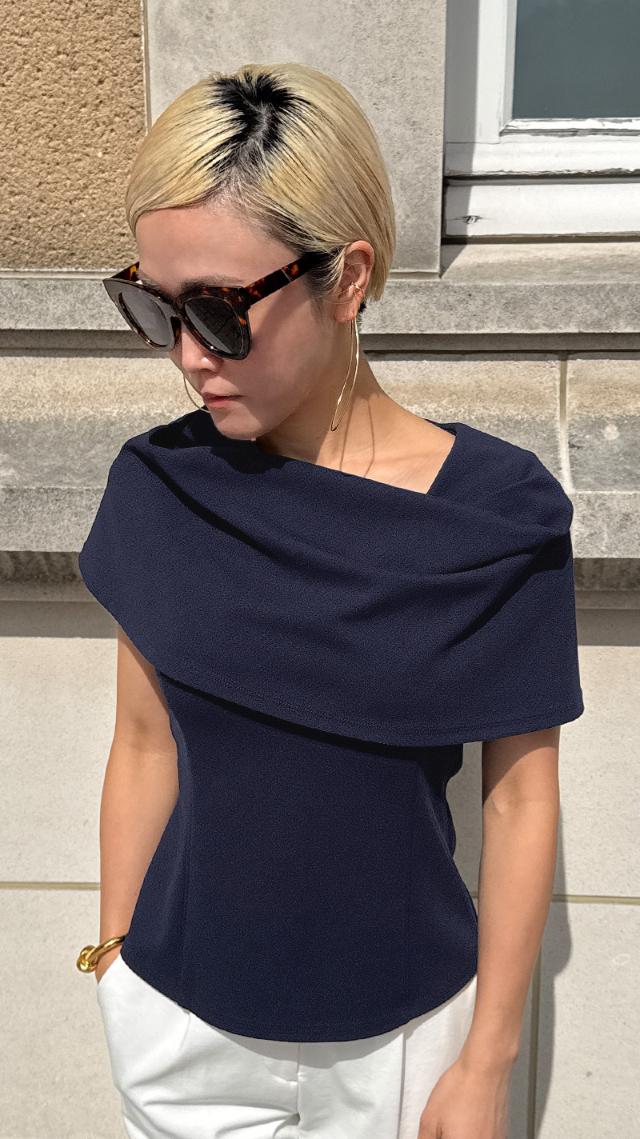 ドラマティックアシンメトリーカットソー