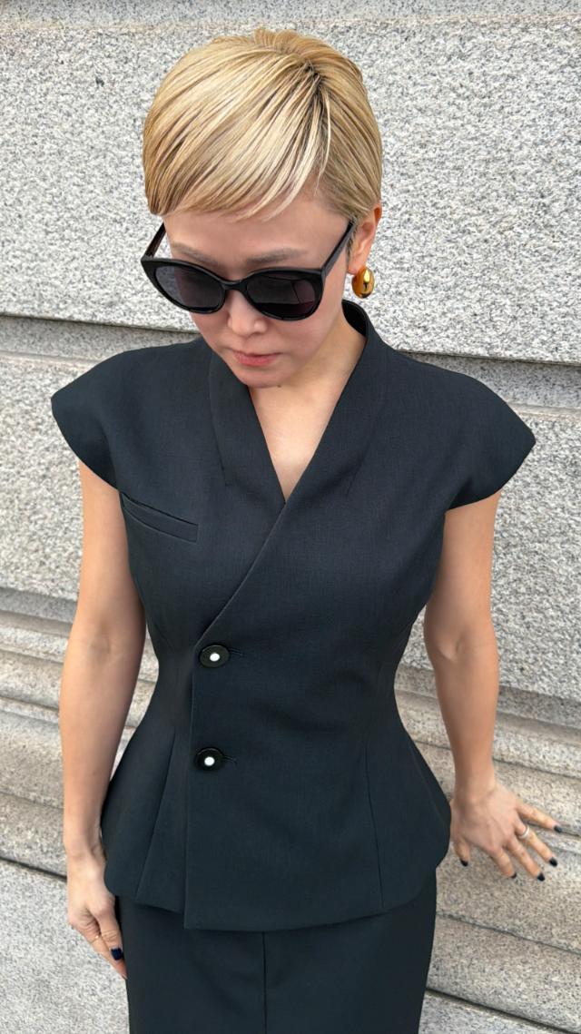 JENNEシックジャケット（防シワ・UVカット機能生地）