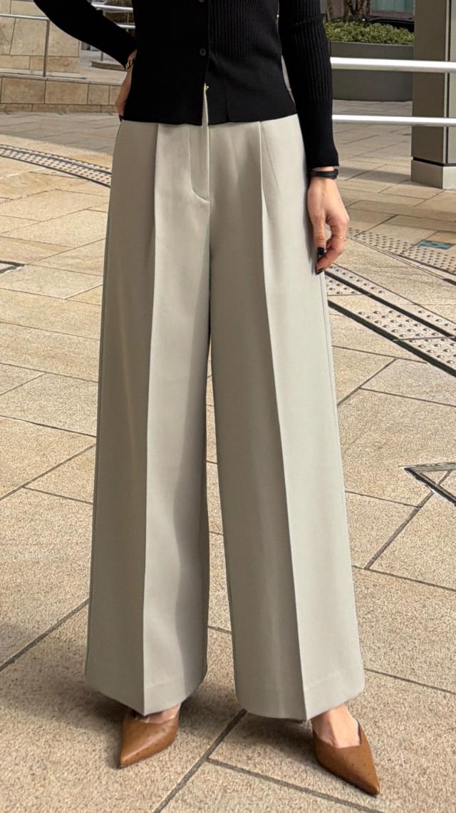 ワイド美脚パンツ（防シワ・UVカット機能生地）