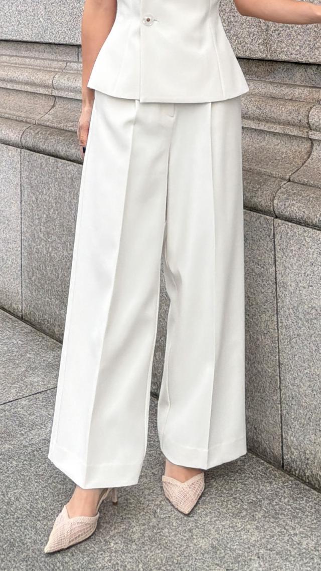 ワイド美脚パンツ（防シワ・UVカット機能生地）