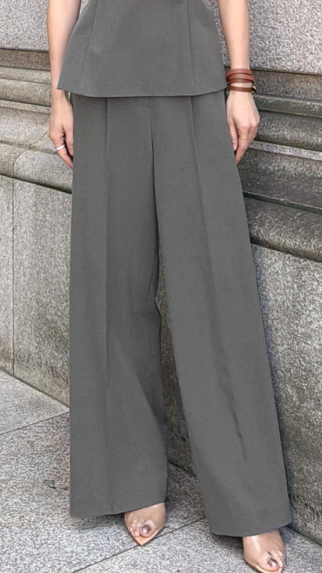 ワイドストレートパンツ（防シワ機能性生地）