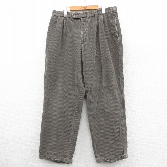 ボトムスアイテム例3：コーデュロイパンツ