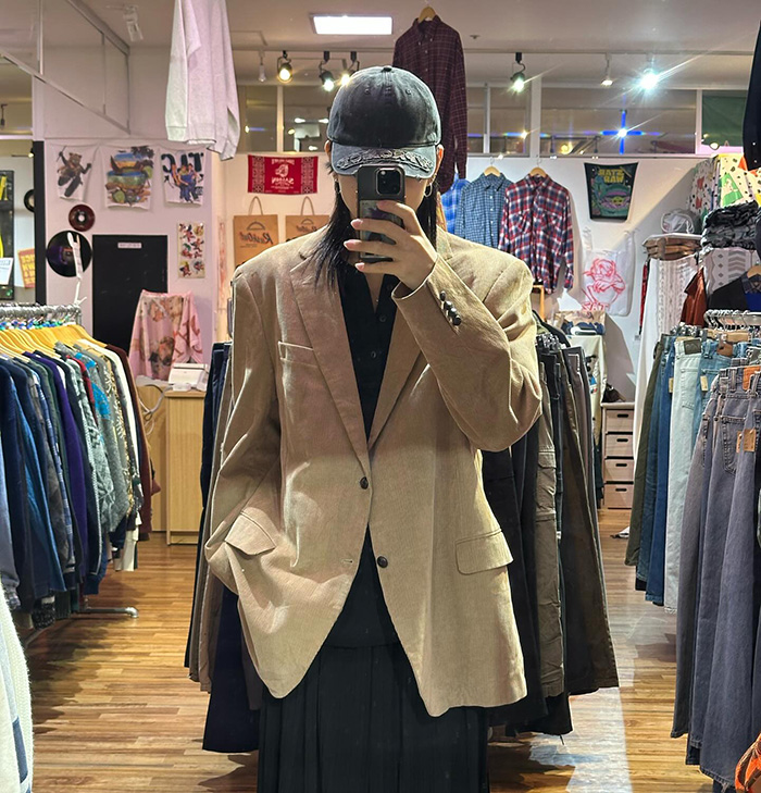 なぜ30代メンズのキャップコーデに「古着」が選ばれるのか？