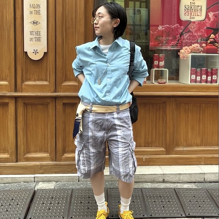 長袖シャツ×ショートパンツコーデ