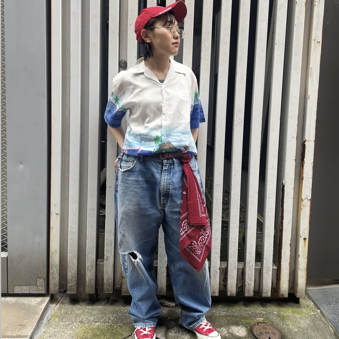 アロハシャツ×デニムの夏メンズ古着コーデ 古着屋RushOut