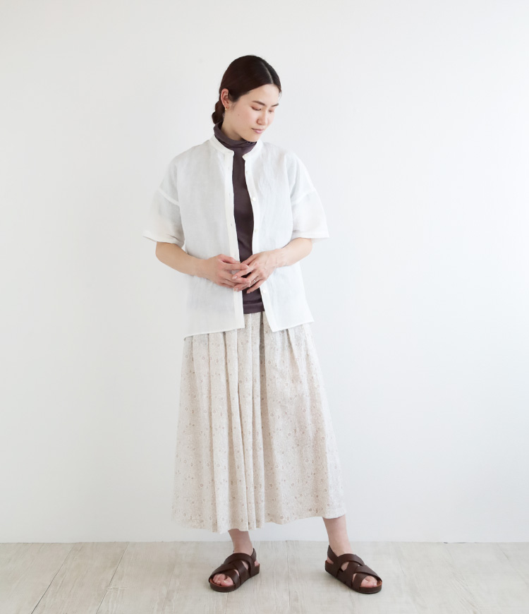 コーデ　全身　濃色