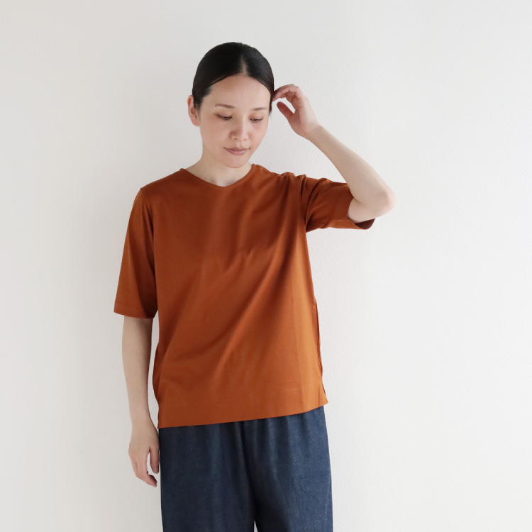 ブラウン