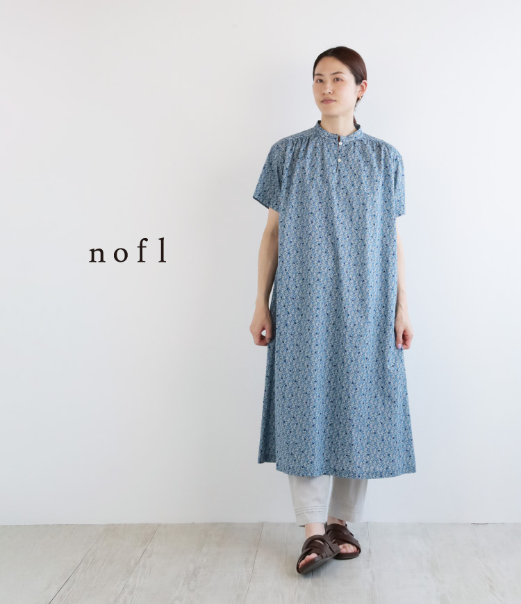 nofl リバティプリントスタンドカラーギャザーワンピース