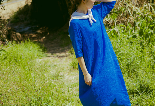 リトアニアリネン後ろあき六分袖ワンピース