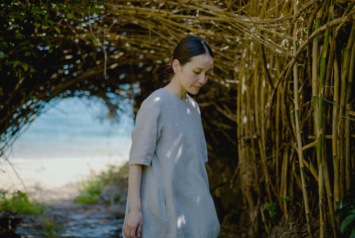 リトアニアリネン後ろあきショート丈五分袖ワンピース