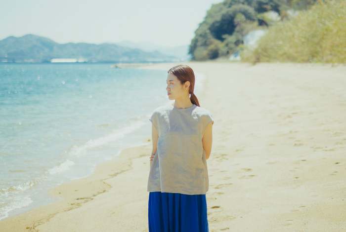 リトアニアリネンフレンチスリーブブラウス